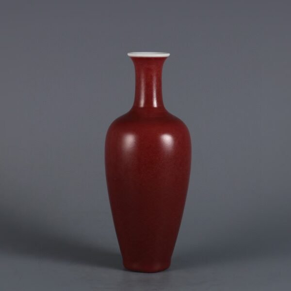 Qing Dynasty Kangxi Year Cowpea Red Glaze Radish Vase - Image 2